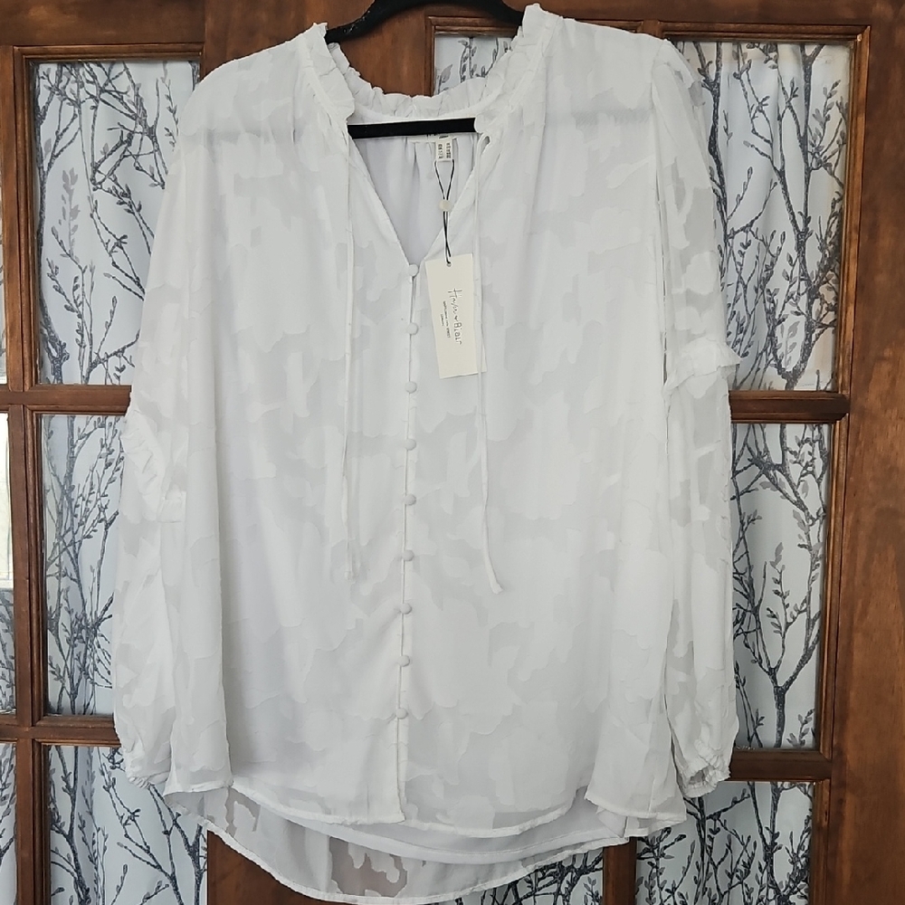 Chic White Blouse with Button Detail